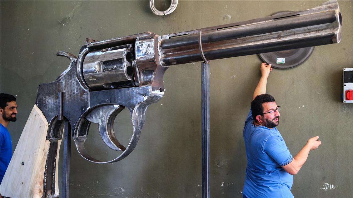 100kg giant weapon from kinetic sculptor