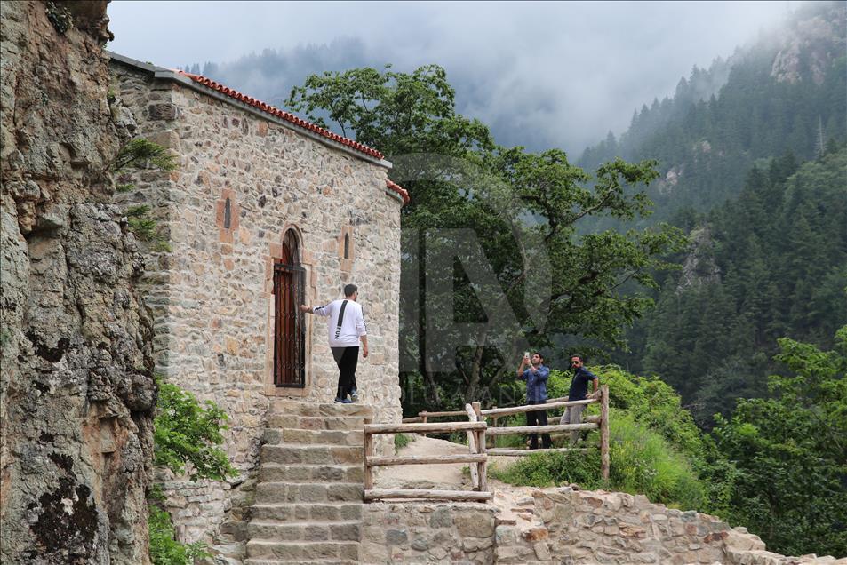 Sümela'nın "Aya Varvara"sına turist ilgisi