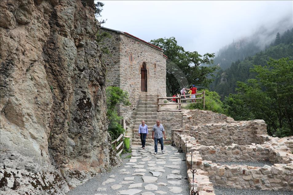 Sümela'nın "Aya Varvara"sına turist ilgisi