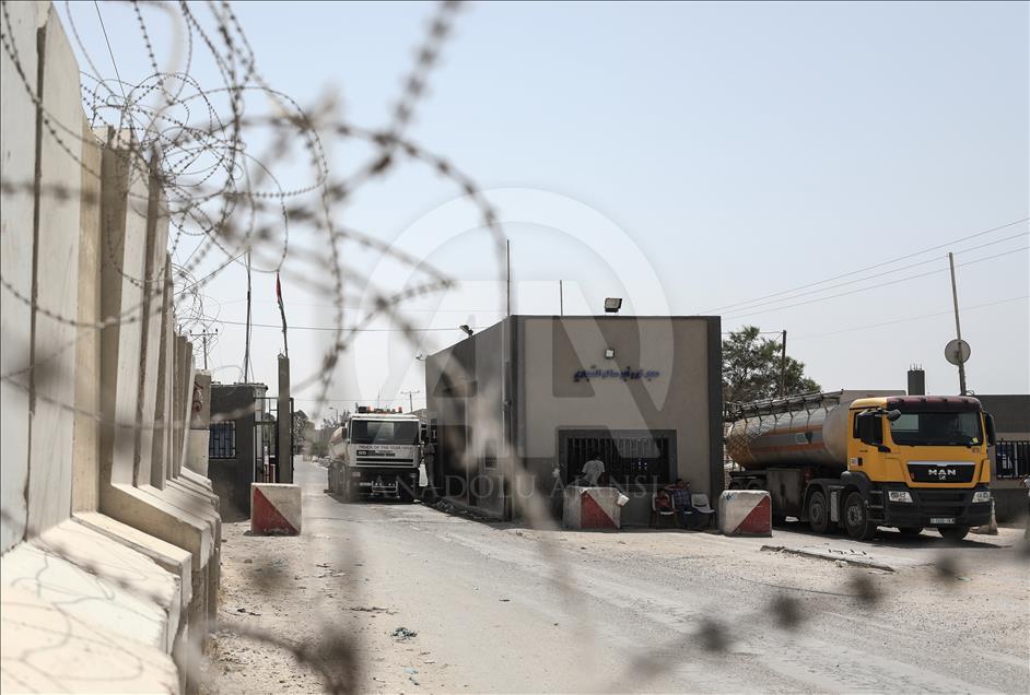 Israel buka sebagian pintu perbatasan Karim Abu Salim, di Gaza