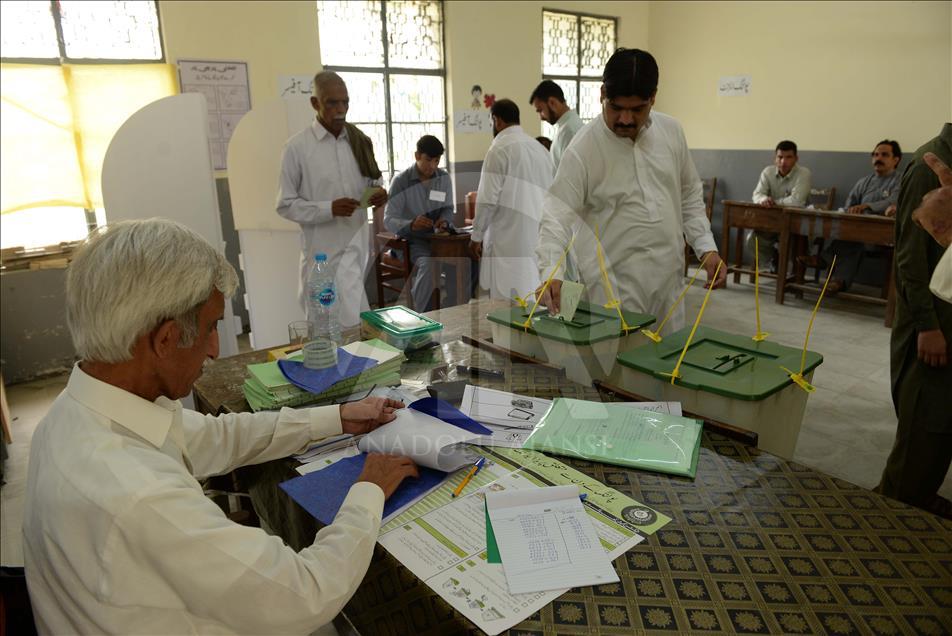 Polls open across Pakistan for general elections