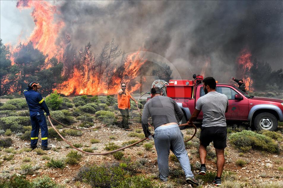 Yunanistan'daki orman yangınları sürüyor