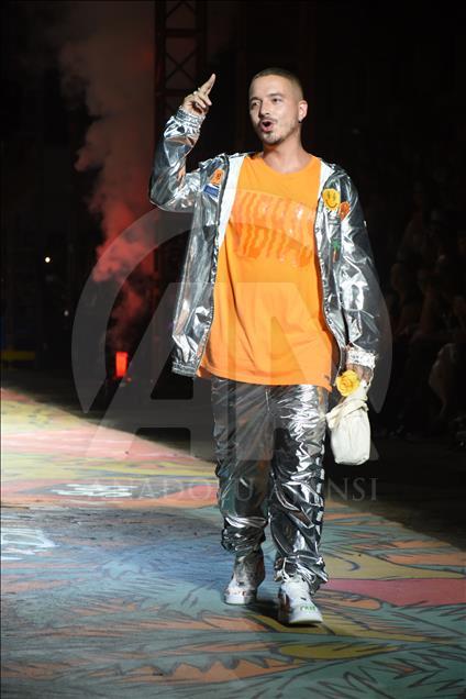 Cantante colombiano J Balvin debuta como diseñador