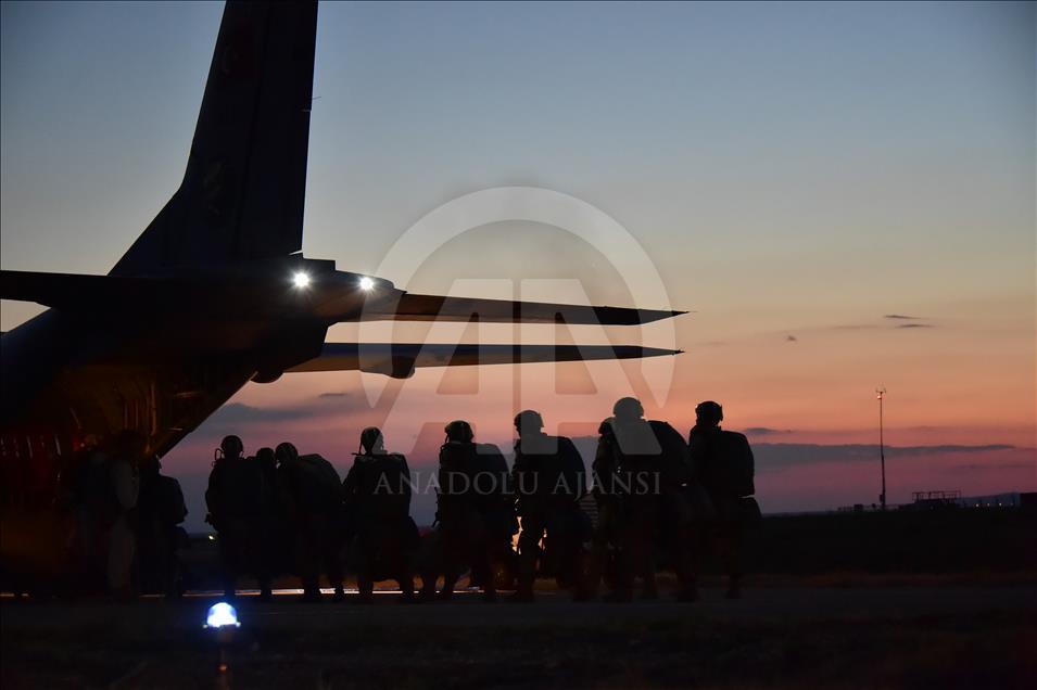 Turkish special forces hold airborne drill