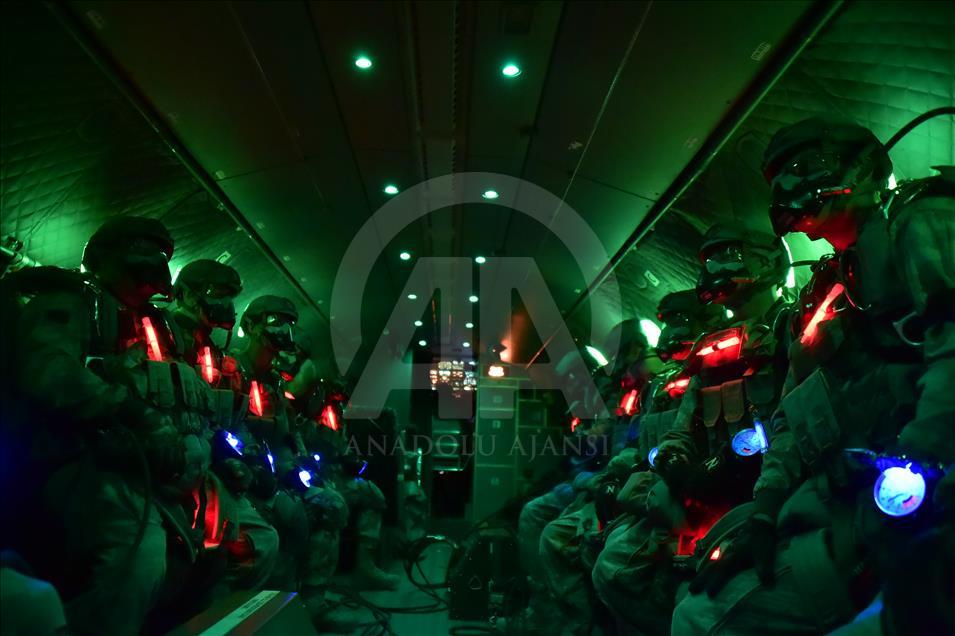 Turkish special forces hold airborne drill