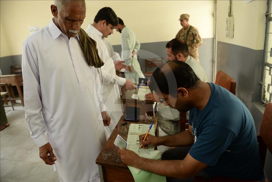 Polls open across Pakistan for general elections