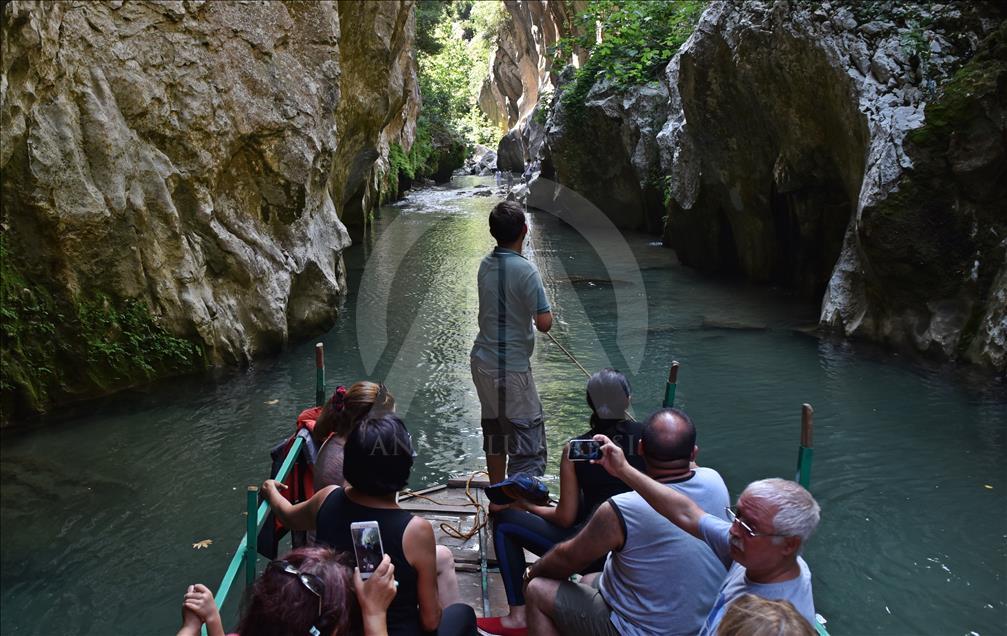 "الجنة المخفية" بمرسين التركية.. باردة صيفا
