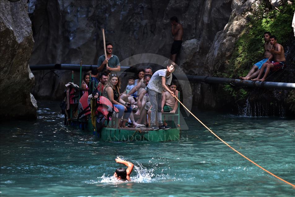 "الجنة المخفية" بمرسين التركية.. باردة صيفا
