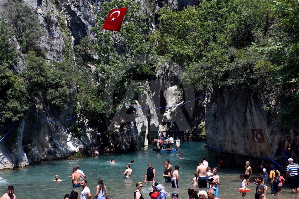 "الجنة المخفية" بمرسين التركية.. باردة صيفا
