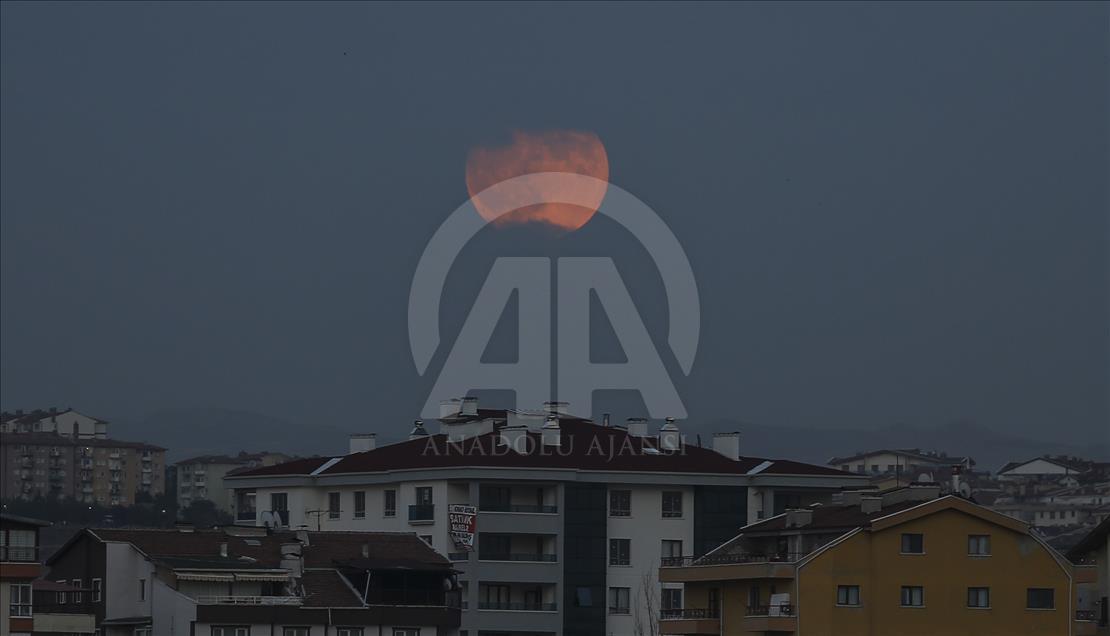21. yüzyılın en uzun "kanlı ay" tutulması