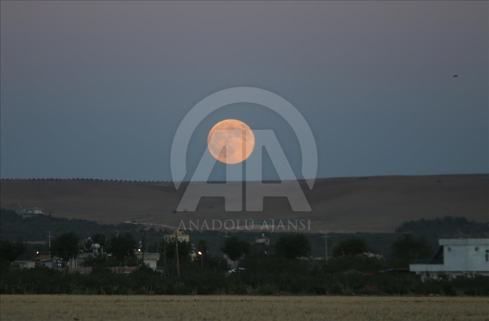 Şanlıurfa'da dolunay