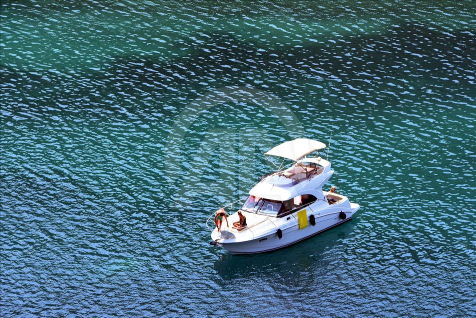 Muğla'da "mega yat" yoğunluğu