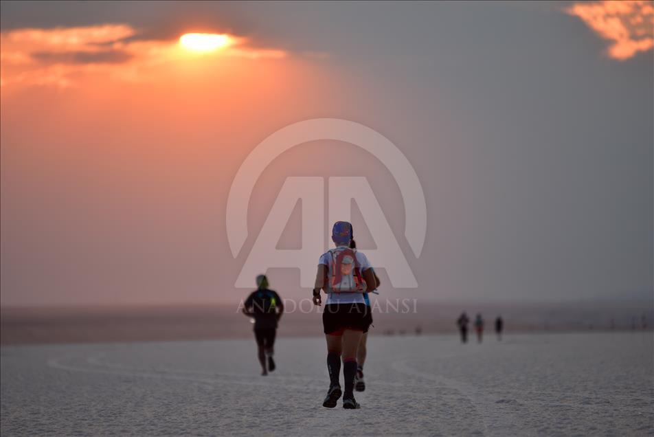 Tuz Gölü Ultra Maratonunu