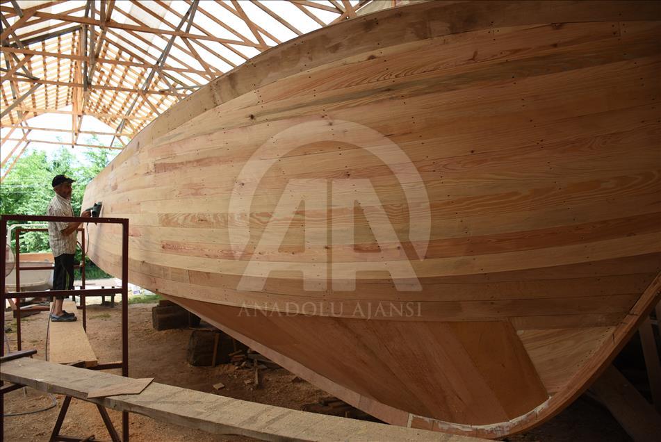 Bodrum katında üretip denizle buluşturuyorlar