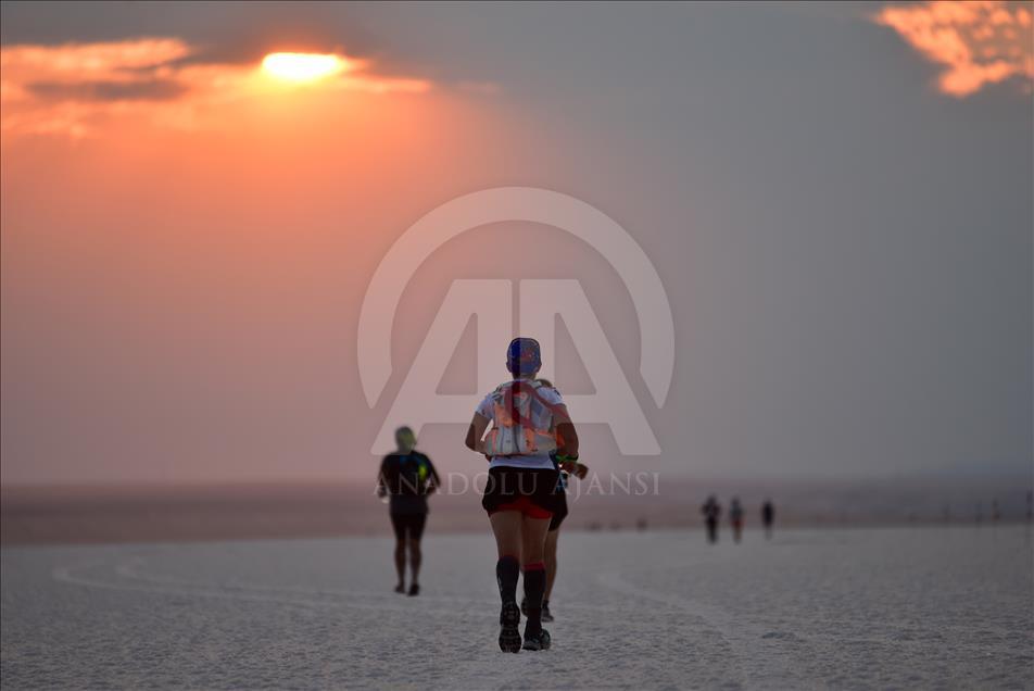 Tuz Gölü Ultra Maratonunu