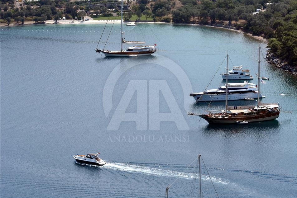 Muğla'da "mega yat" yoğunluğu