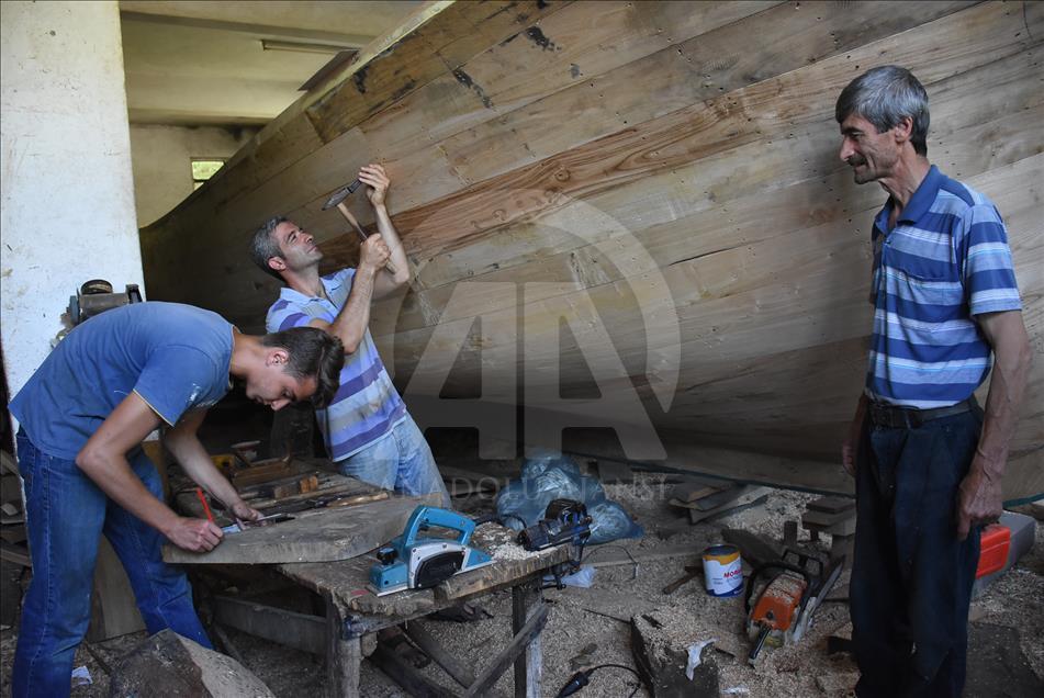 Bodrum katında üretip denizle buluşturuyorlar