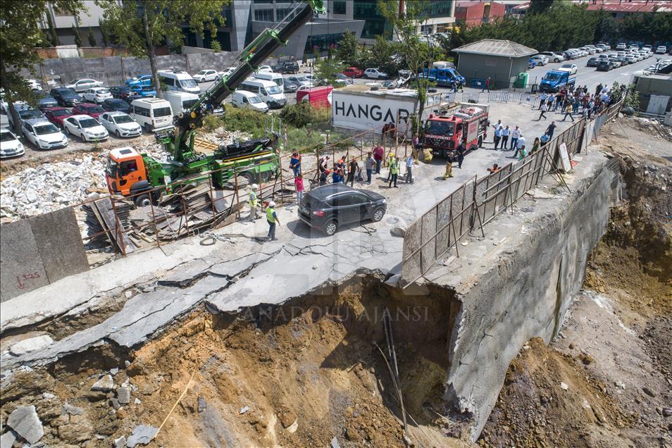 Ümraniye'de inşaatın istinat duvarı çöktü