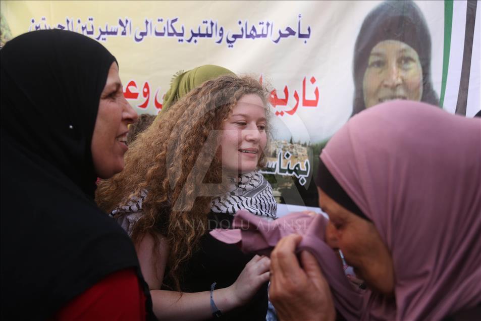 Remaja Palestina Ahed al-Tamimi di bebaskan dari penjara Israel
