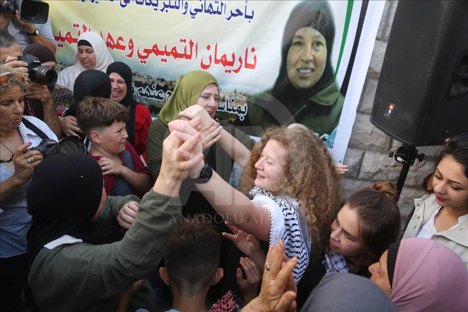 Remaja Palestina Ahed al-Tamimi di bebaskan dari penjara Israel