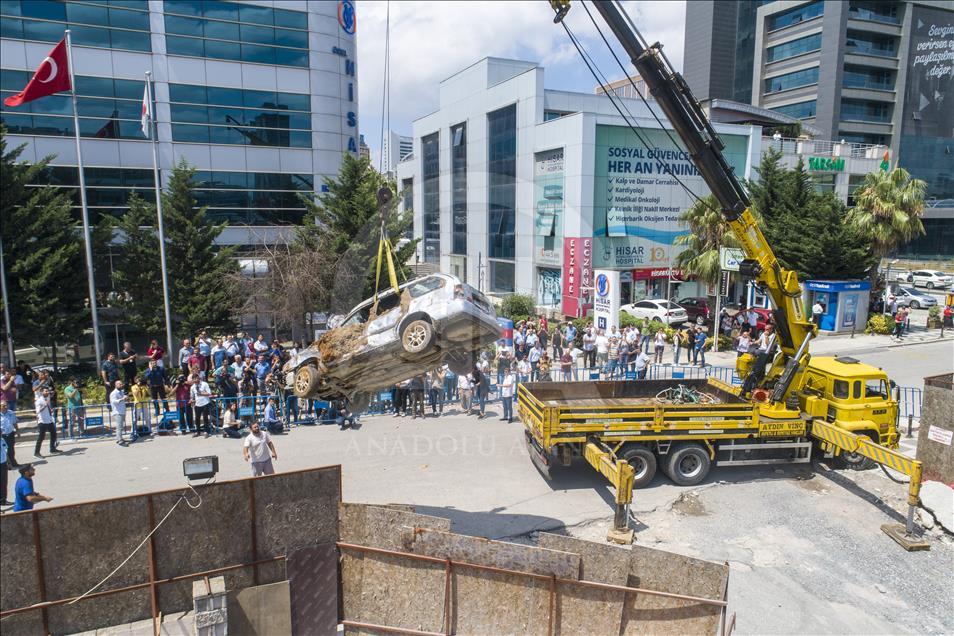 Ümraniye'de inşaatın istinat duvarı çöktü