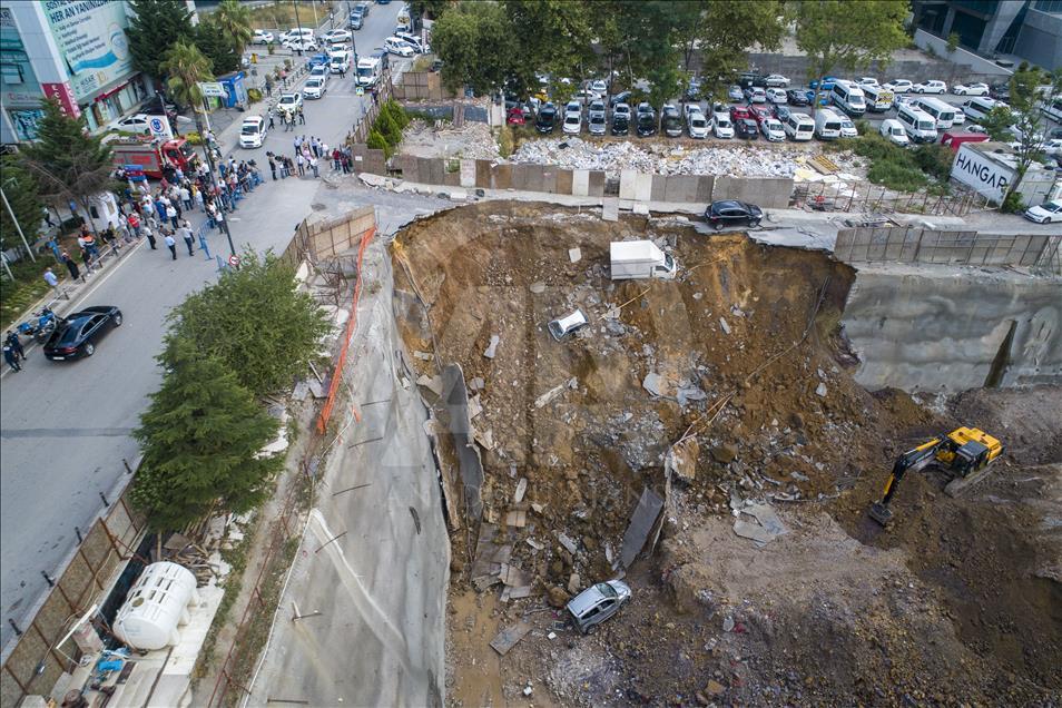 Ümraniye'de inşaatın istinat duvarı çöktü
