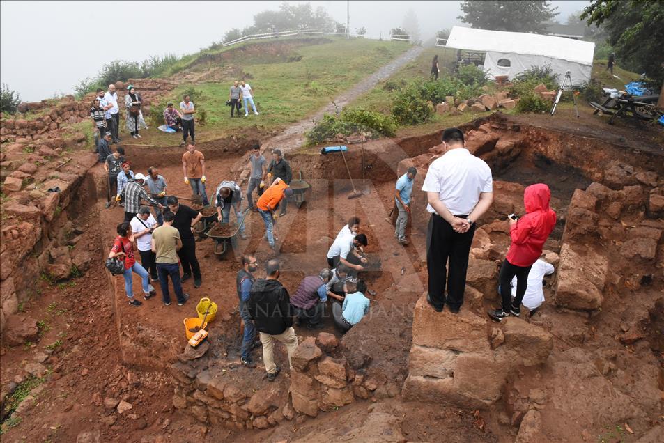 Ordu'da 2 bin 100 yıllık üç heykel bulundu