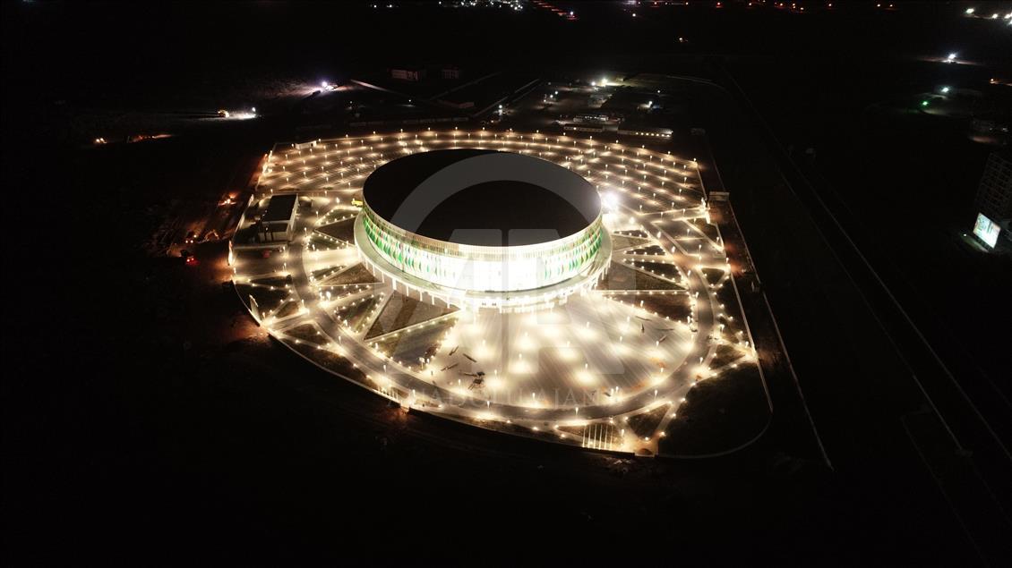 Senegal'de Türk firmalarının yapımını üstlendiği spor kompleksi