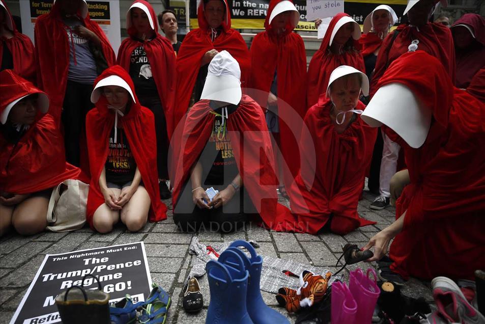 Mujeres protestan en EEUU haciendo alusión a serie de televisión