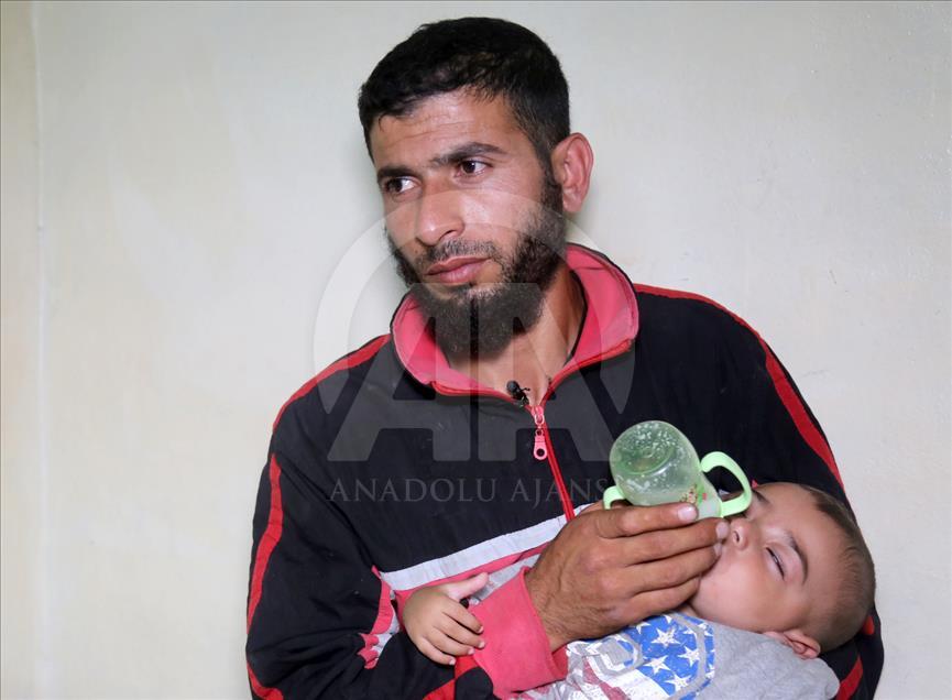 بلال.. شاب سوري يحلم بمداواة جراح أطفاله وزوجته 
