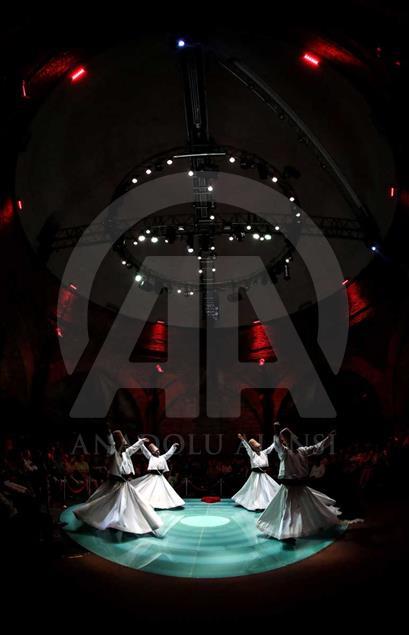 Danzas tradicionales turcas y espectáculo de los derviches en Estambul​