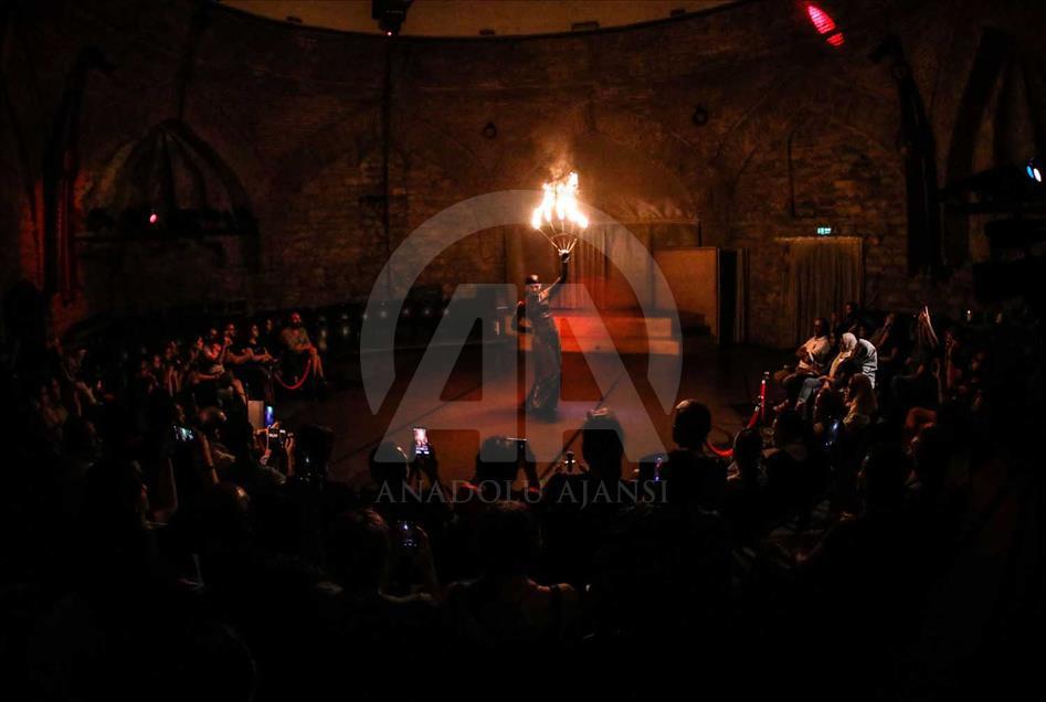 Danzas tradicionales turcas y espectáculo de los derviches en Estambul​