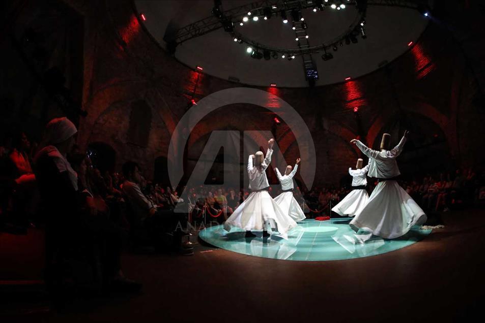 Danzas tradicionales turcas y espectáculo de los derviches en Estambul​