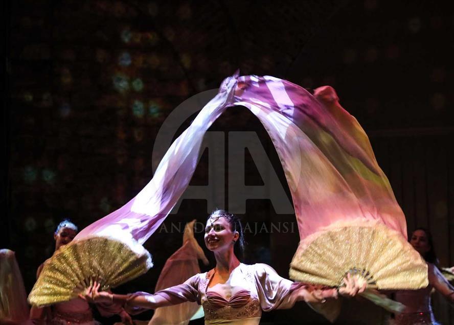 Danzas tradicionales turcas y espectáculo de los derviches en Estambul​
