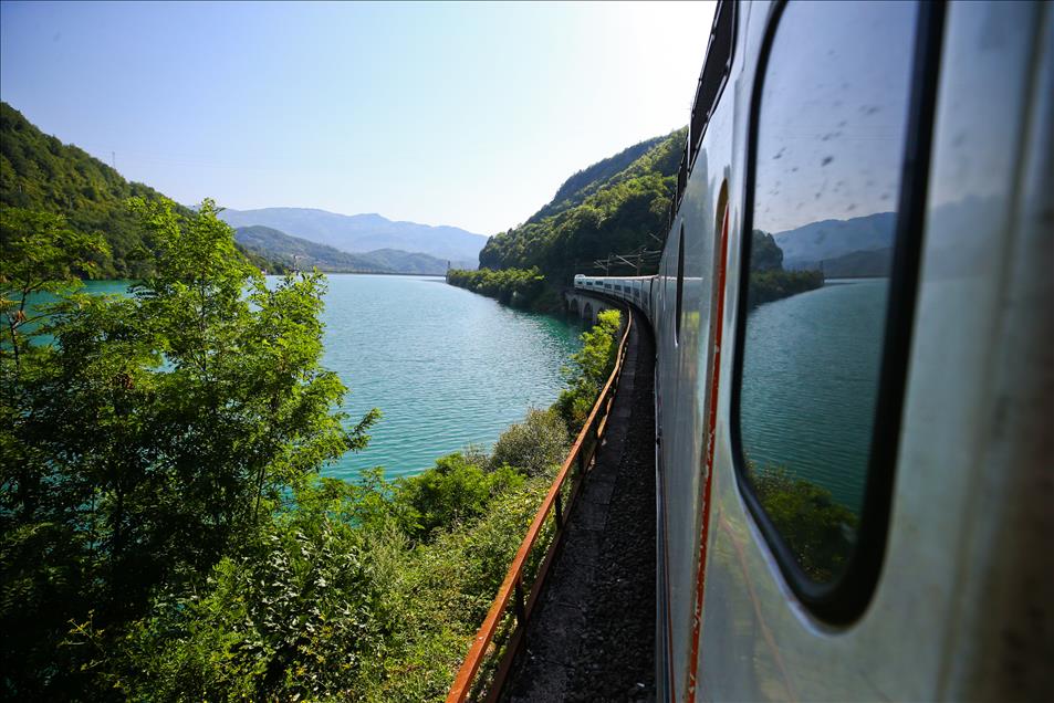 Línea ferroviaria en Bosnia es una de las más bellas del mundo