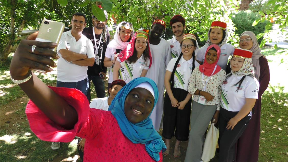 معهد يونس إمره يستقدم ألف طالب أجنبي إلى تركيا لتعلم اللغة
