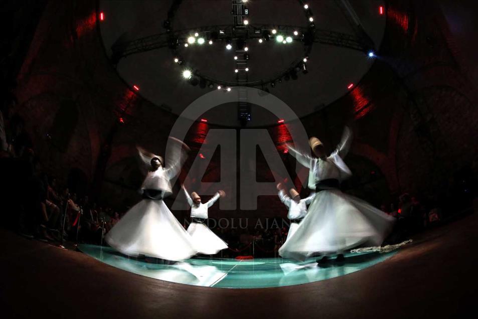 Danzas tradicionales turcas y espectáculo de los derviches en Estambul​
