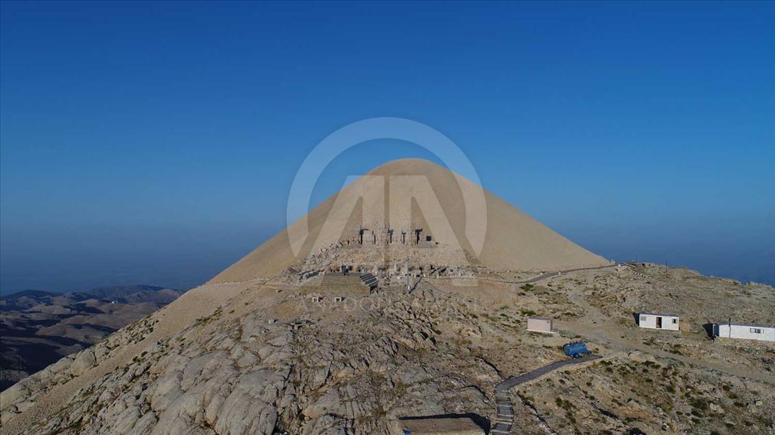 El amanecer en el monte Nemrut