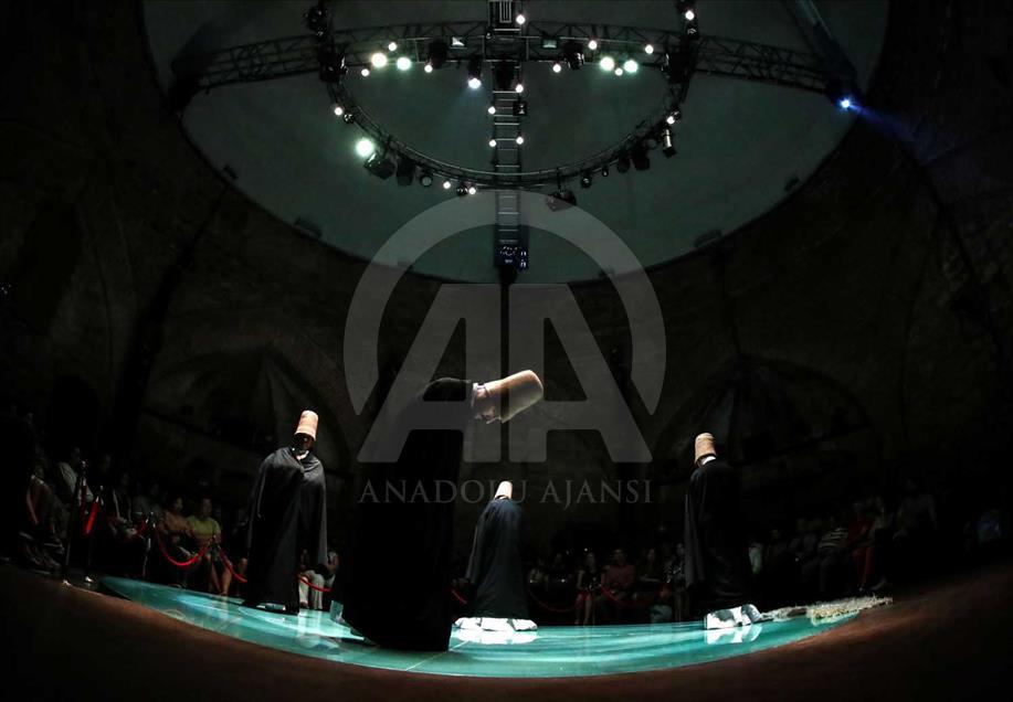 Danzas tradicionales turcas y espectáculo de los derviches en Estambul​