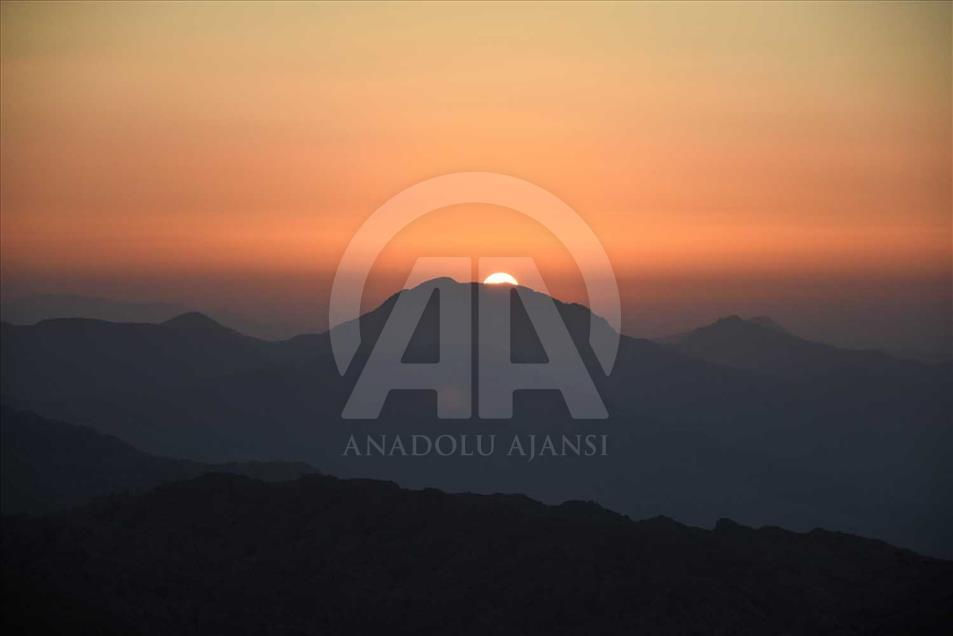 El amanecer en el monte Nemrut