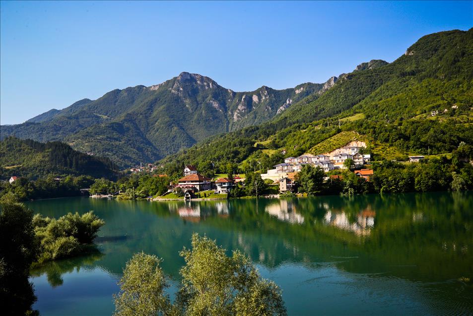 Línea ferroviaria en Bosnia es una de las más bellas del mundo