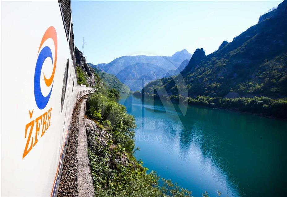 Línea ferroviaria en Bosnia es una de las más bellas del mundo