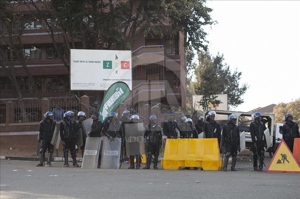 زيمبابوي.. مقتل 3 في احتجاجات رافضة لنتائج الانتخابات البرلمانية
