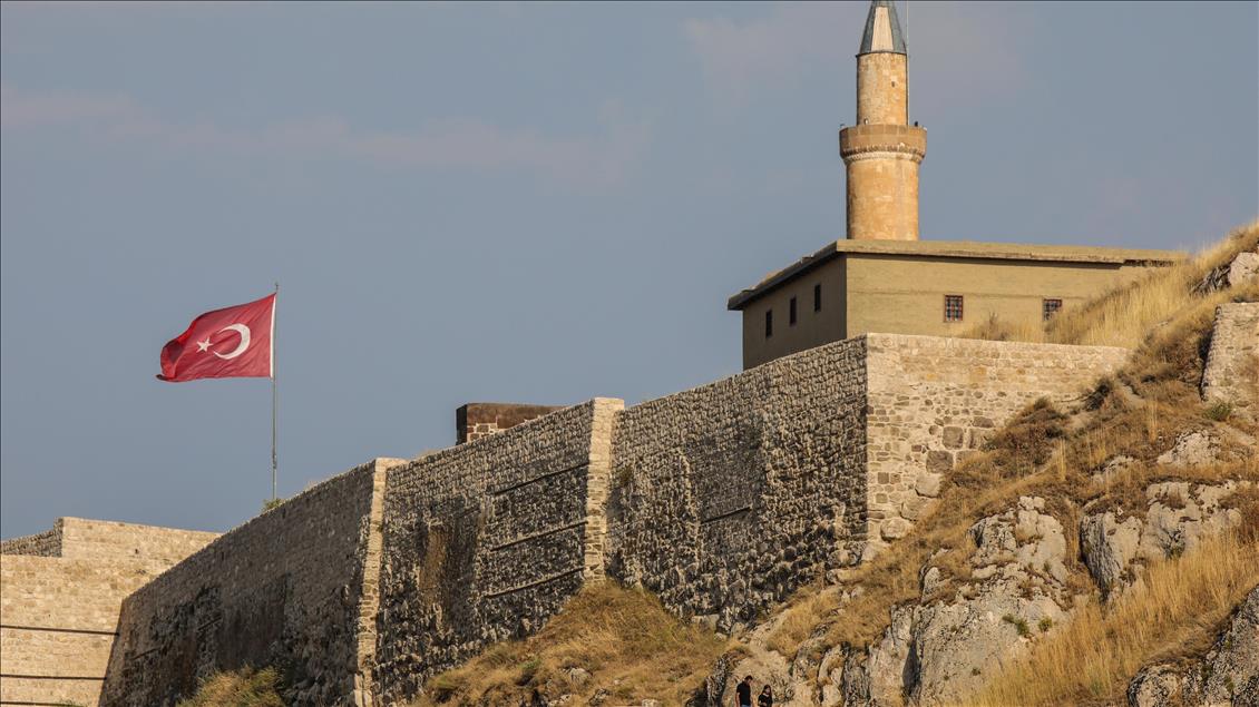 2700 yıllık kale, ziyaretçilerini büyülüyor