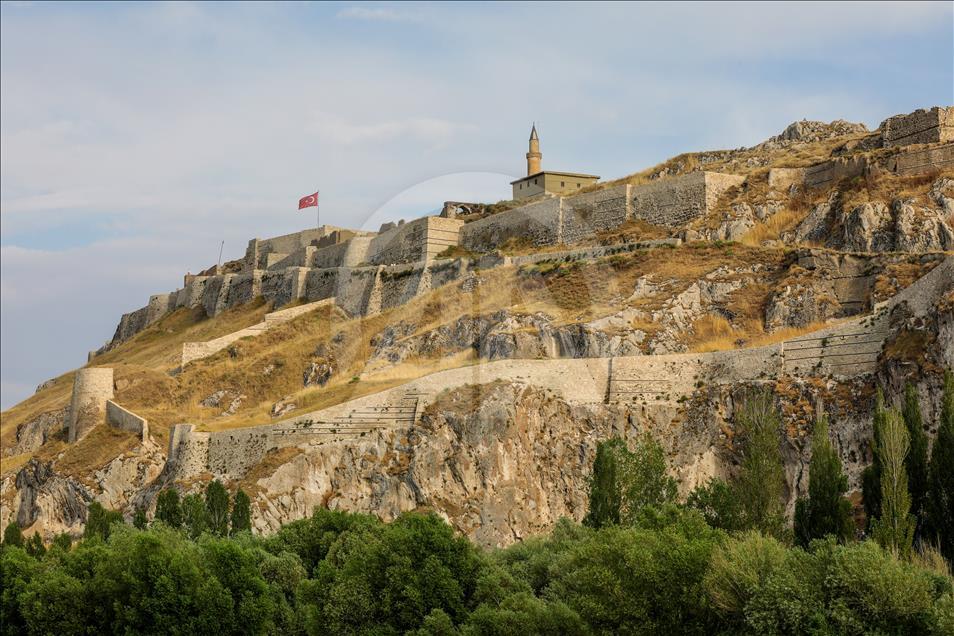 2700 yıllık kale, ziyaretçilerini büyülüyor