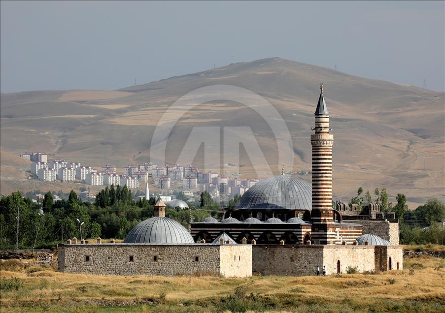 2700 yıllık kale, ziyaretçilerini büyülüyor