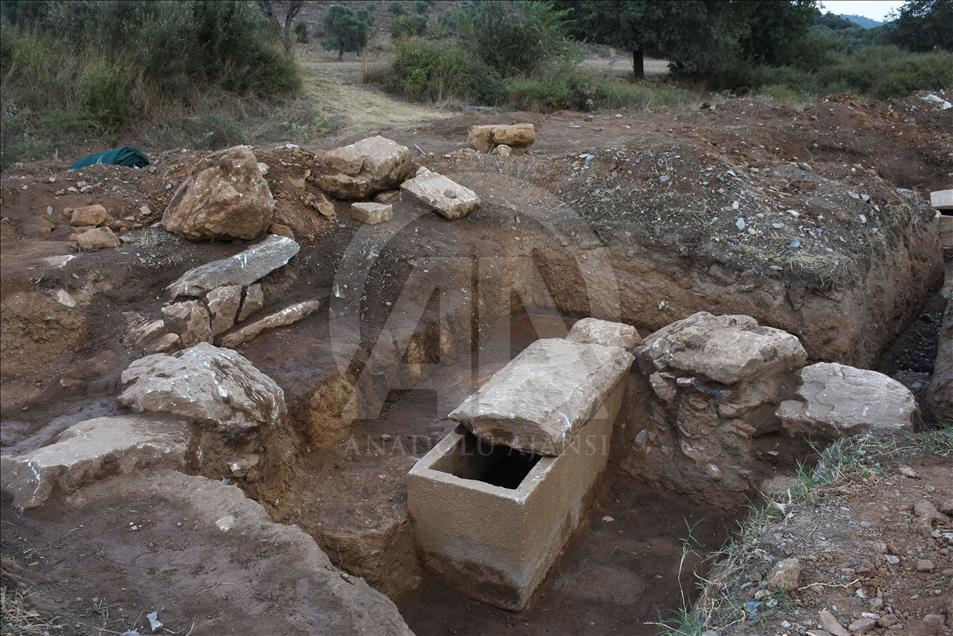 Euromos'ta Roma ve Helenistik döneme ait mezarla bulundu