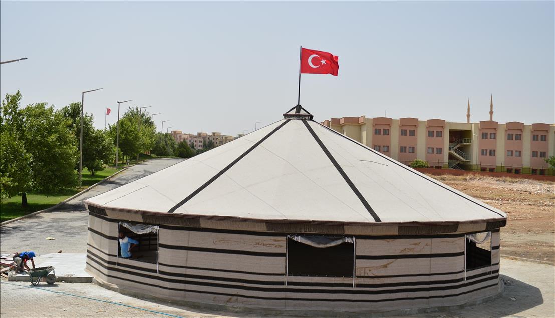 Üniversitelilere kıl çadırdan "Millet Kıraathanesi"