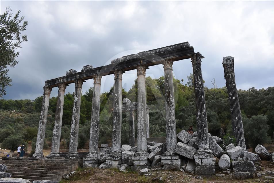 Turkey: 7 tombs of Hellenistic, Roman-period unearthed