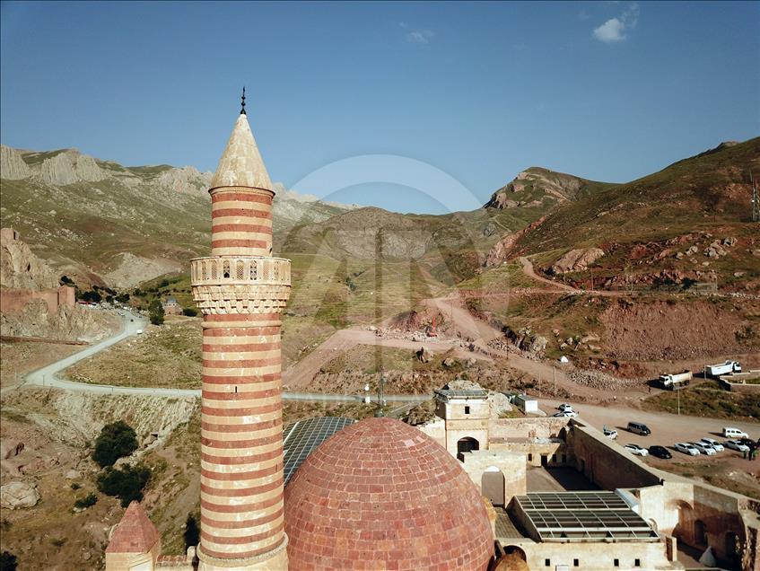İshak Paşa Sarayı'na ilgi artıyor